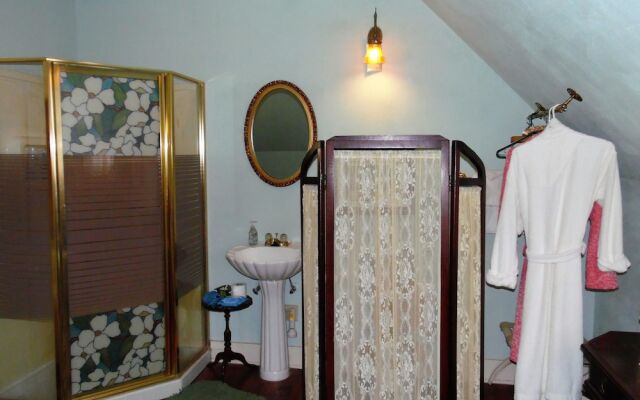 The Queen Anne House Bed and Breakfast