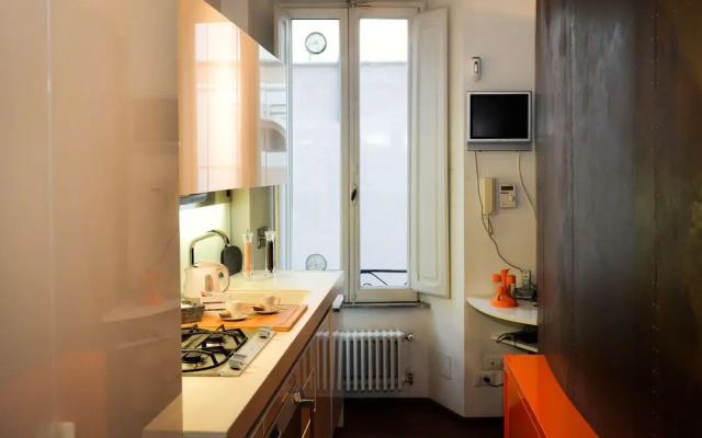 Ultra Modern Trevi Fountain Apt In Heart Of Rome