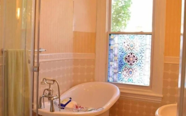 Manayunk Chambers Guest House