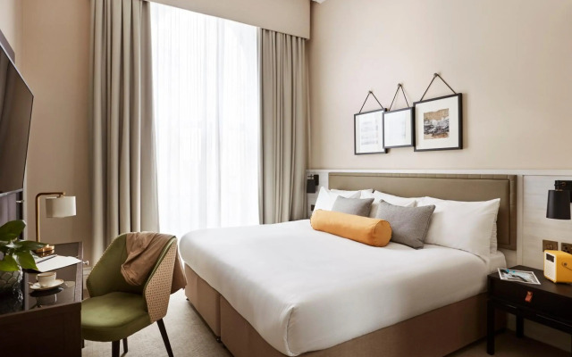 The Clermont London, Victoria