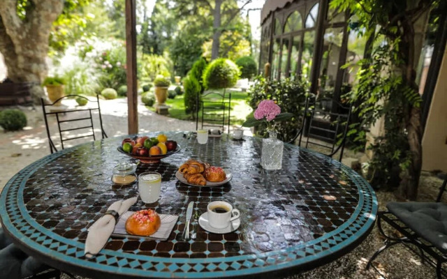 Charming Mas Provencal With Swimming Pool