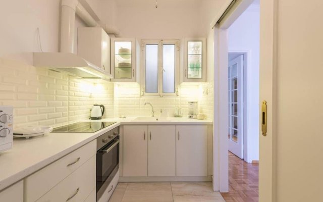 NEW! Bright & Remodeled 1Bed apt 2min Walk to Acropolis