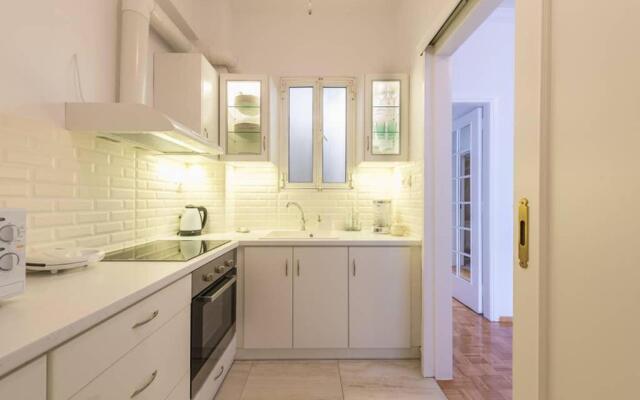 NEW! Bright & Remodeled 1Bed apt 2min Walk to Acropolis