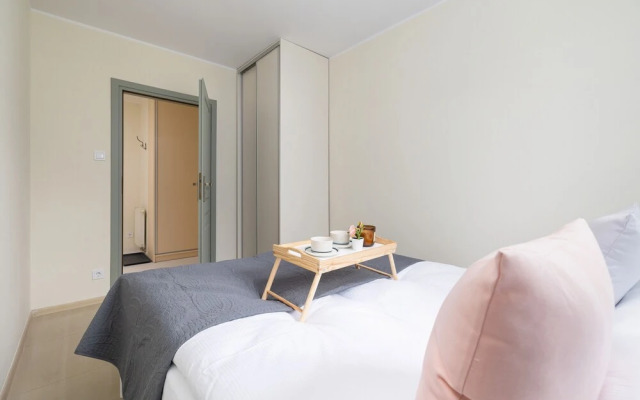 Apartment Mondrian by Renters