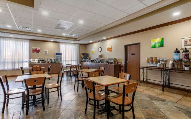 Quality Inn & Suites Rockport - Owensboro North (GOLD AWARD WINNER)