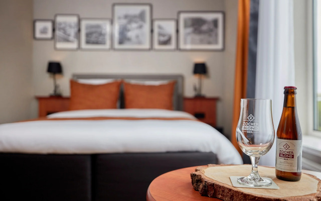 Carlton Square Hotel