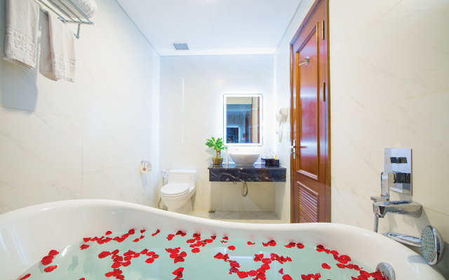 Le Hoang Beach Hotel Danang