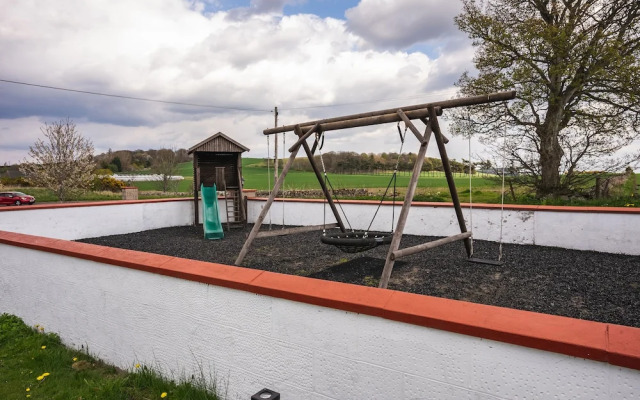 Lochlands 2BR Family Caravan - Pets - Play Park