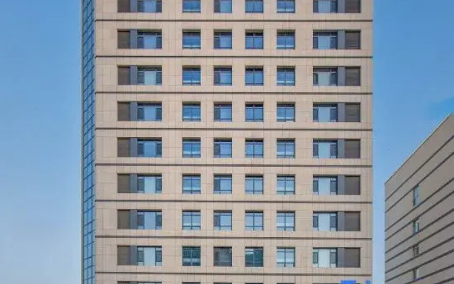 Daisy Hotel