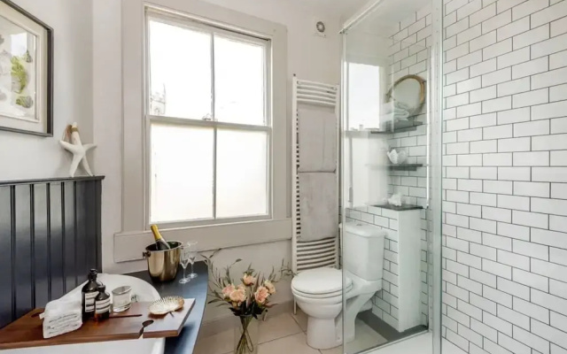 Divine Georgian Townhouse in the Heart of Bath