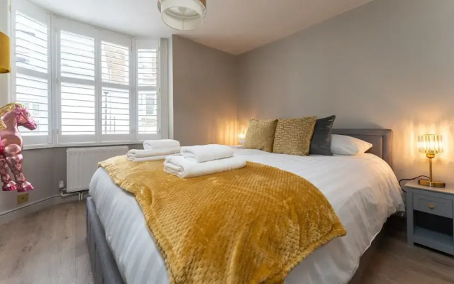 Host Stay Luxe on Margaret Street