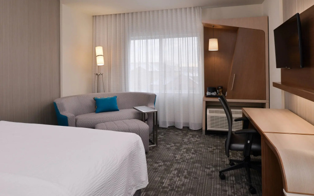 Courtyard by Marriott Toledo North