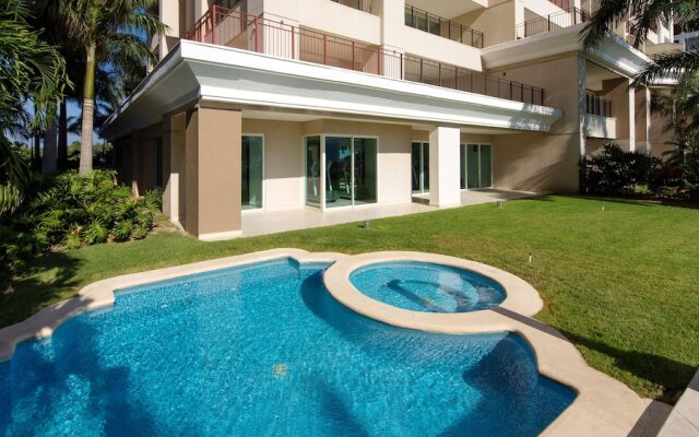 Stunning Upgraded Condo All Oceanfront