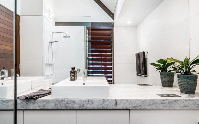 Your Luxury Escape - On The Bay 2