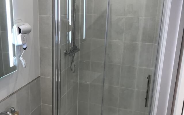 Old Thatch Bambers Green