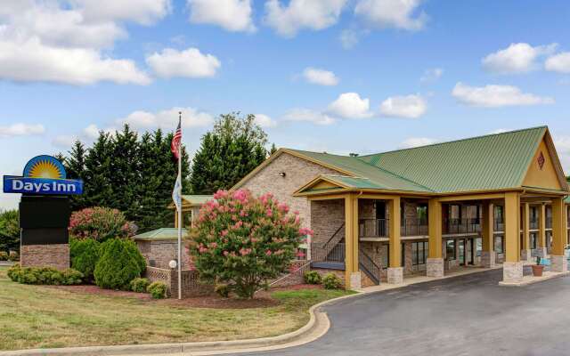 Days Inn by Wyndham Conover-Hickory