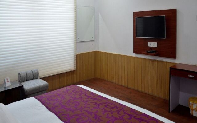 OYO 4308 Hotel Zaarang Inn