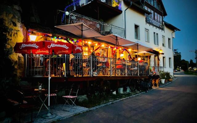 Gästehaus - Wirtshaus zum Felsen