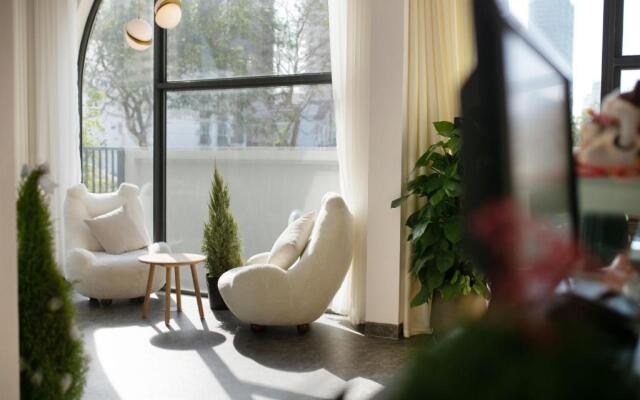 Maple Suite Hotel And Apartment