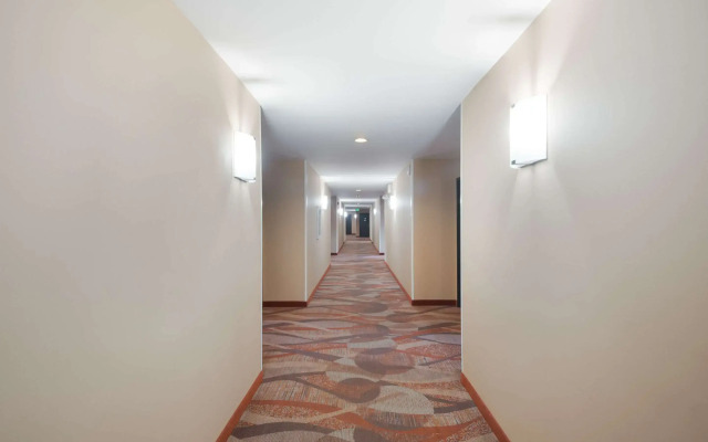 Quality Inn Grand Suites Bellingham