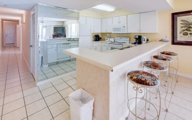 Pelican Beach Resort 0301