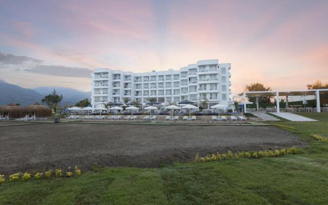 Marpessa Blue Beach Resort & SPA Hotel