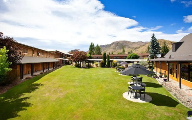 Glacier Gateway Motel