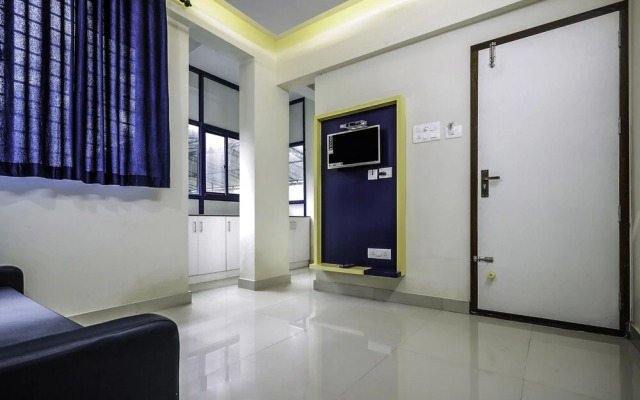 Oyo 15825 Blue Berry Apartments