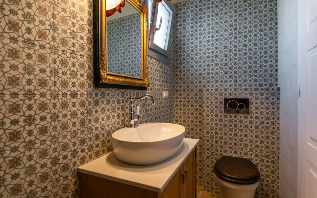 Harites Home Apartments Adamas