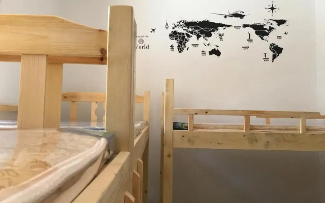 6 Cuobian Hostel