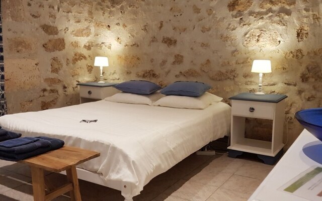 La Grange De L’etang Des Faures