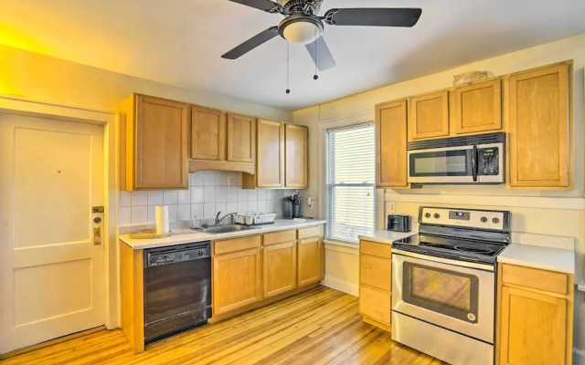 Charming Albany Retreat ~ 3 Mi to Downtown!