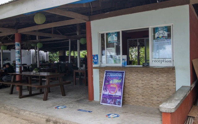 OYO 853 Malapascua Beach And Dive Resort