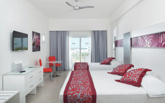 Hotel Riu Playa Blanca - All Inclusive