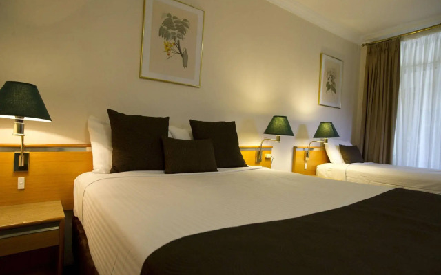 Mid City Motor Inn