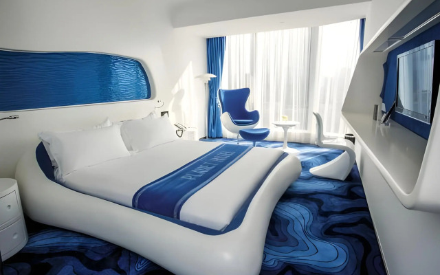 Guangzhou Planet Hotel