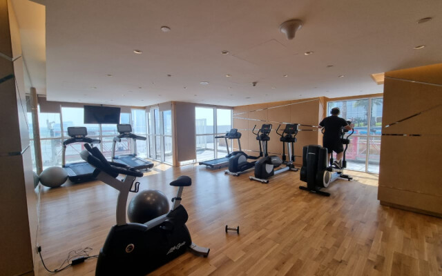 Immaculate 1BR apartment at Carson C