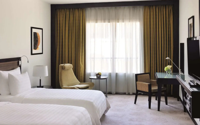 Отель Avani Deira Dubai