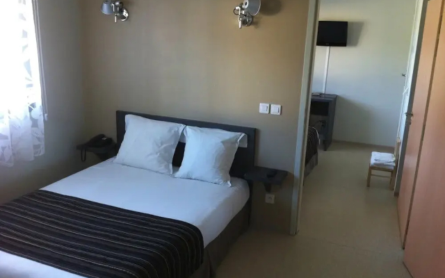 FASTHOTEL LE RALE DES GENETS - Un hôtel FH COLLECTION