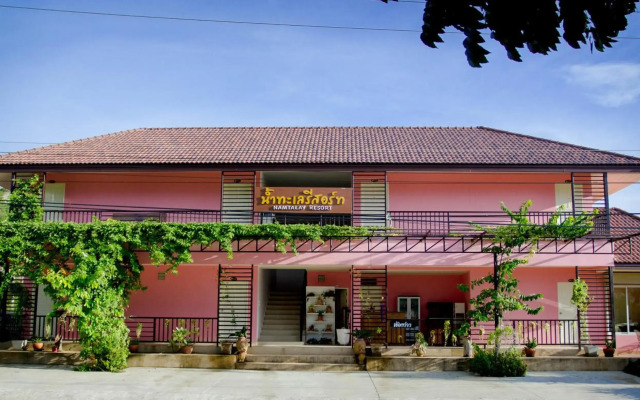 Nam Talay Resort
