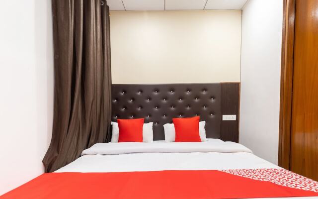 Hotel Kapoor Residency by OYO Rooms