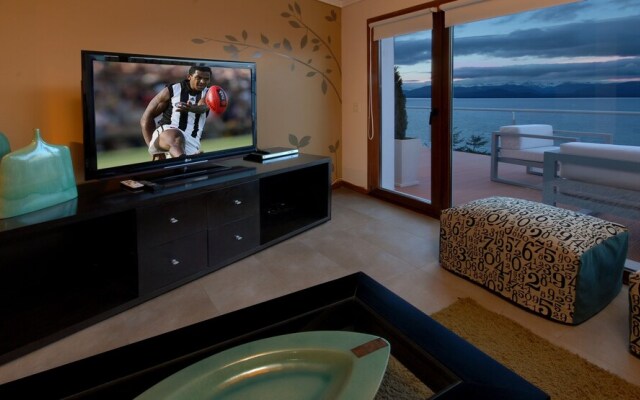 Huge Balcony and Amazing View AT2