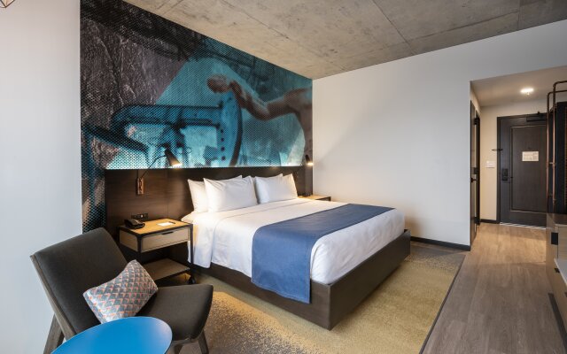 Hotel Indigo Tulsa DWTN-Entertainment Area by IHG