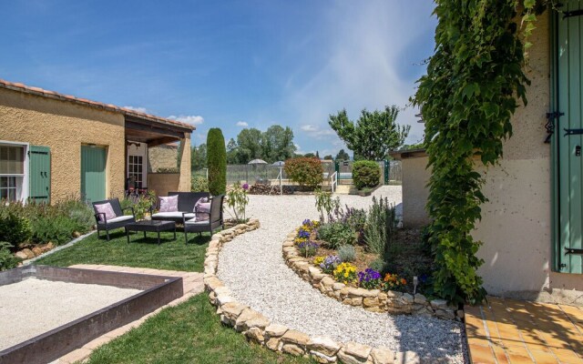 Lush Villa in Gargas with Private Swimming Pool