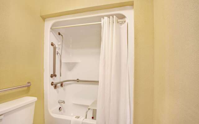 Super 8 by Wyndham Whites Creek/ Nashville NW Area