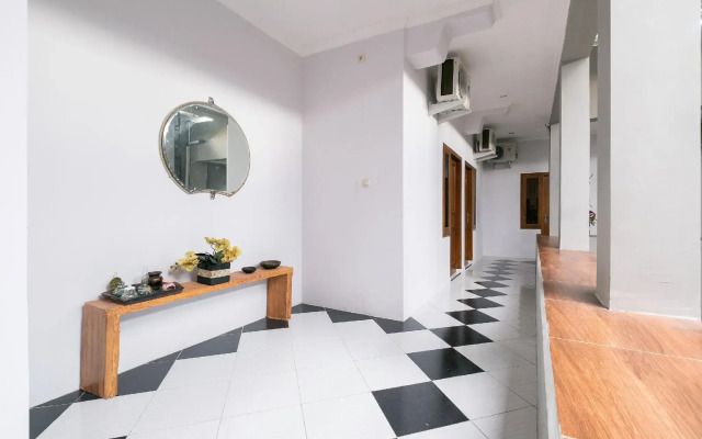 OYO 2669 Crown Residence