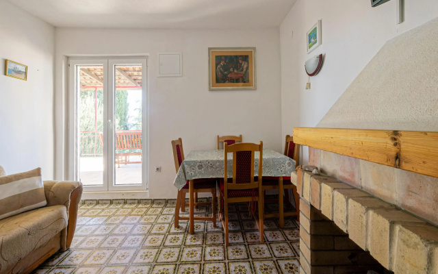 Apartment Vera in Okrug Gornji (Ciovo)