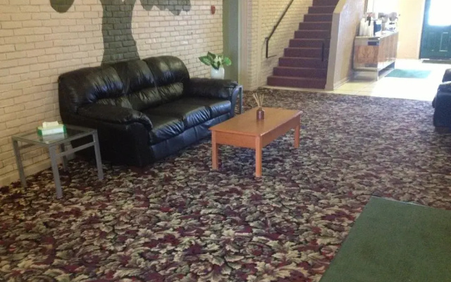 Woodridge Inn and Suites