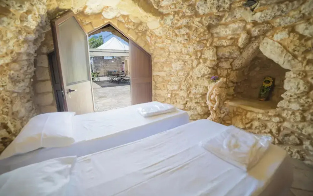 Masseria Relais Saraceno with pool
