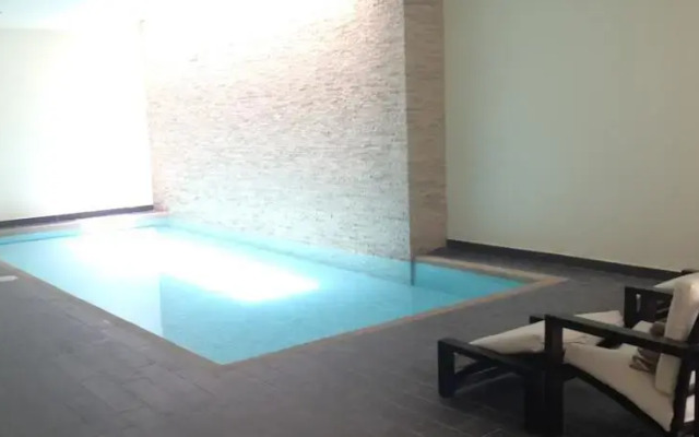 City Luxury Suites 604